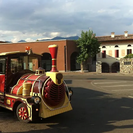 Barchi - & 4* San Felice del Benaco