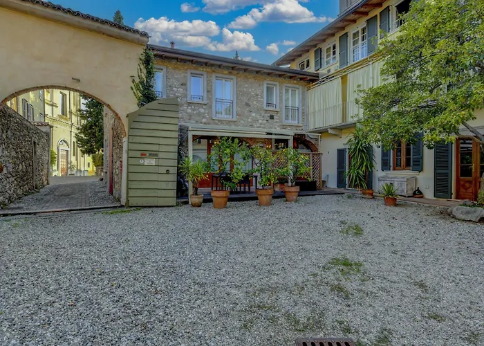 Barchi - & 4* San Felice del Benaco