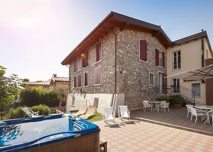 Barchi - & 4* San Felice del Benaco